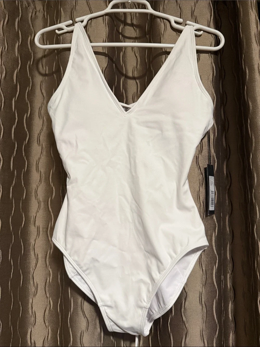 TA3 White FLAW  Plungey Medium Short V-Neck One-Piece Swimsuit NEW